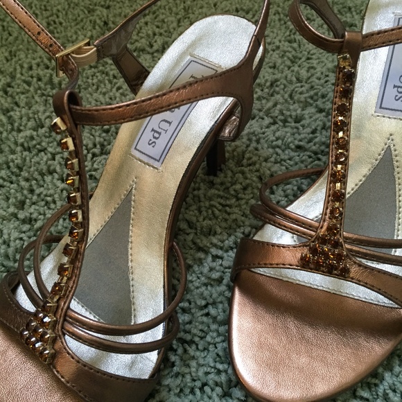 Bronze Sandal Low Heels - Picture 3 of 5
